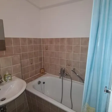 Daire Helles & Ruhiges In Düsseldorf